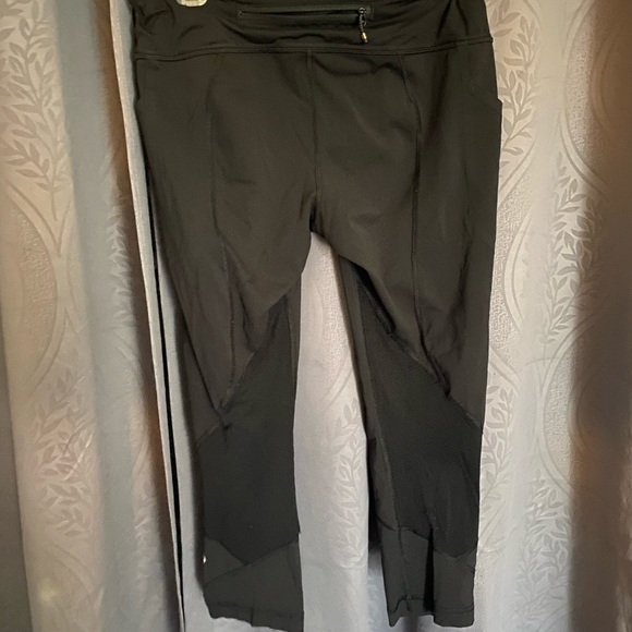 Lululemon Black Sz 10 running yoga leggings Capri - Picture 4 of 5